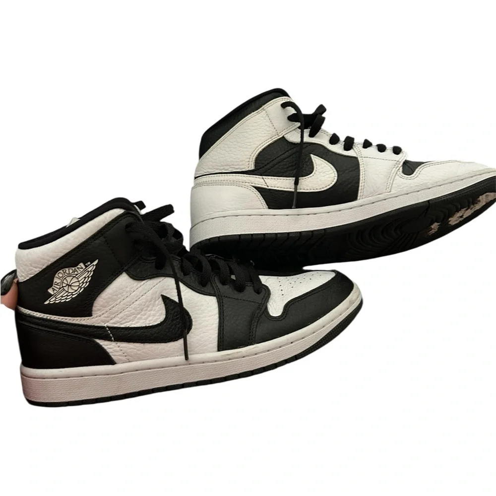 Air Jordan 1 Mid SE split homage